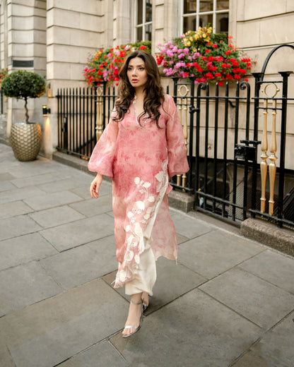 INSPIRED BY Mahira khan