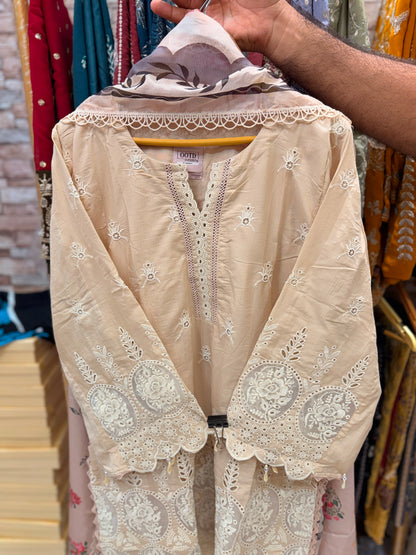 READY TO WEAR