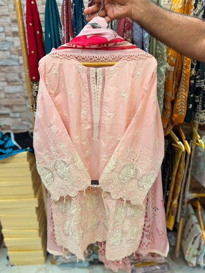 READY TO WEAR